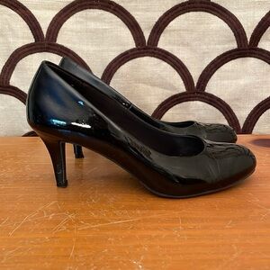 Comfort Plus Faux Black Patent Leather Pumps Size 8